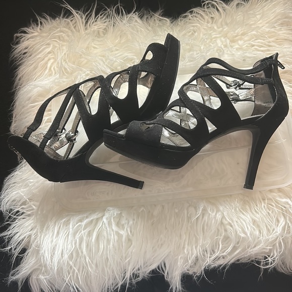 Black 3 inch platform heels worn once - Picture 4 of 4